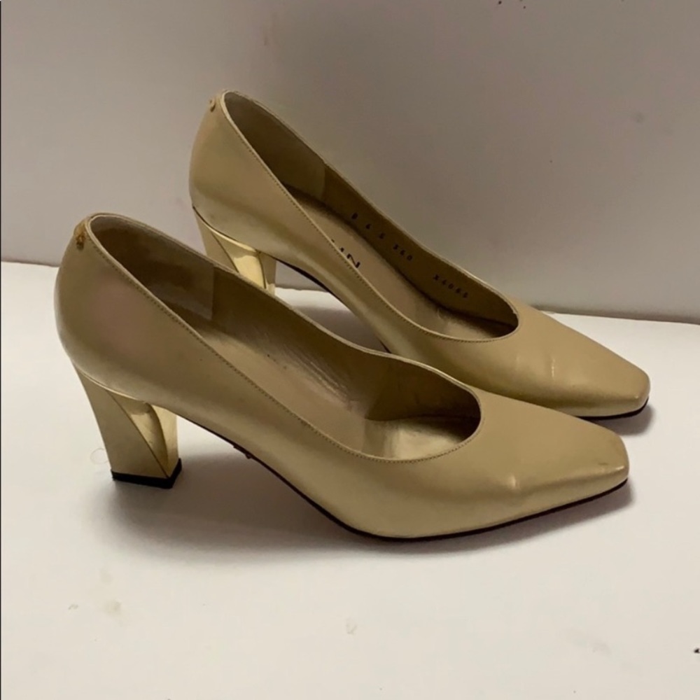 ST JOHN GOLD METALLIC PUMPS Size 6B - Picture 3 of 9